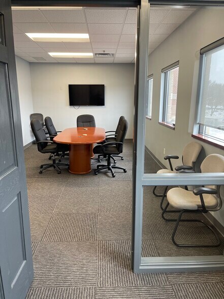 More Photos Of 141 1st St W, Waconia Office For Lease