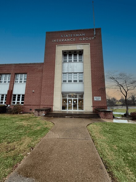 More Photos Of 2150 Herr St, Harrisburg Office For Sale