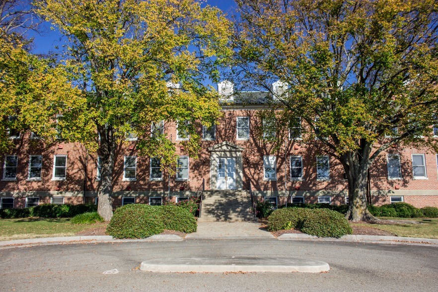 More Photos Of 33 Ingalls Rd, Fort Monroe Unknown For Lease