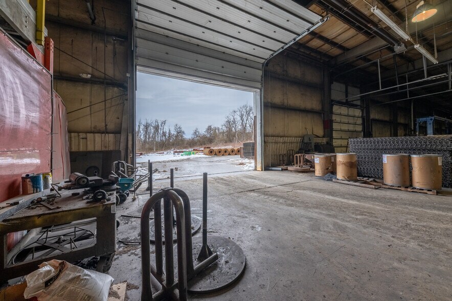 More Photos Of 714 Braddock View Dr, Mount Braddock Warehouse For Lease
