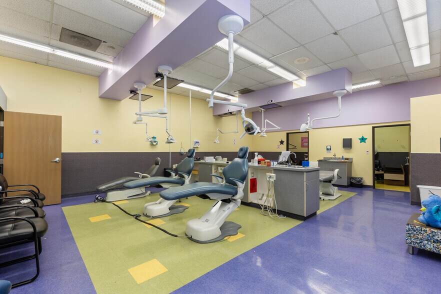 More Photos Of 7901 E Colfax Ave, Denver Freestanding For Lease