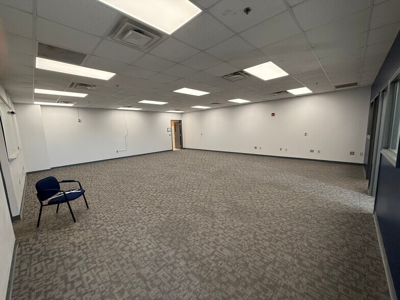 More Photos Of 2960 W Enon Rd, Xenia Flex For Lease