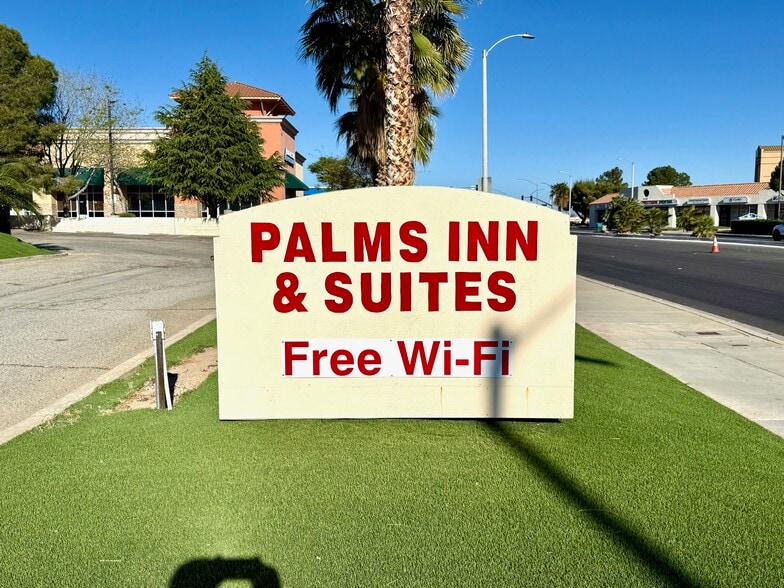 More Photos Of 430 W Palmdale Blvd, Palmdale Hotel For Sale