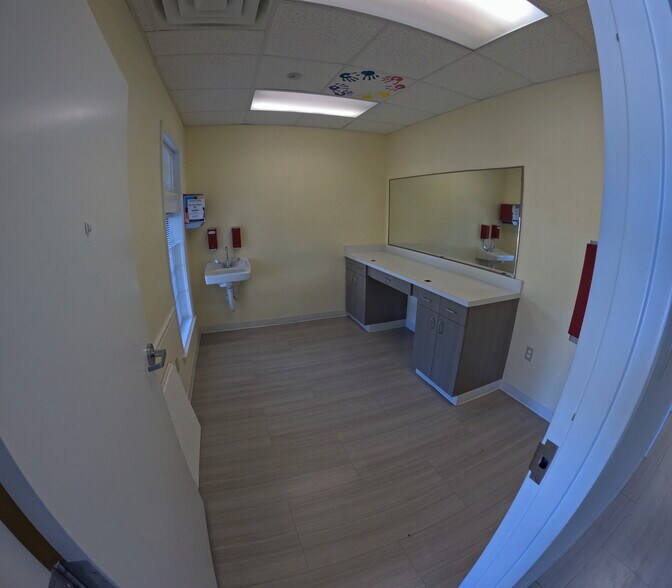 More Photos Of 11870 Cranston Dr, Arlington Office For Lease