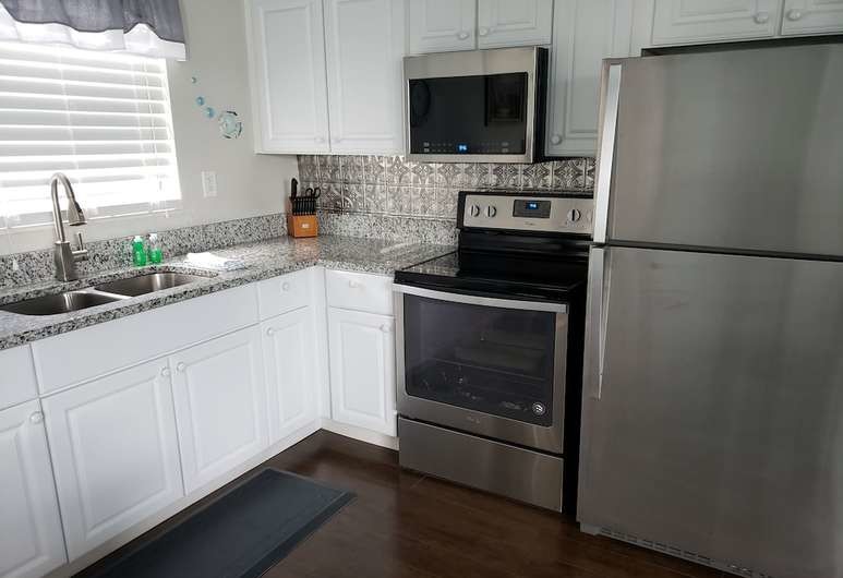 More Photos Of 665 SE 20th Ave, Deerfield Beach Hotel For Sale