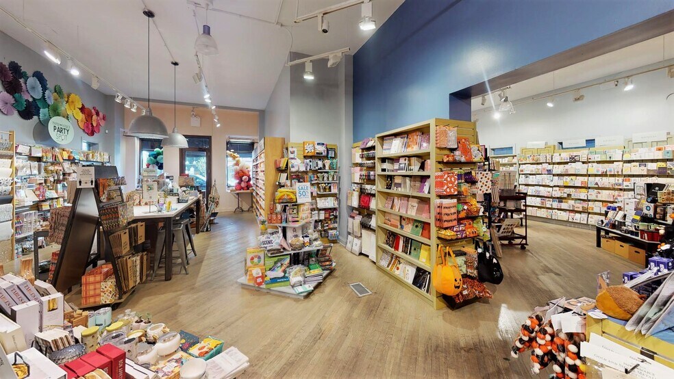 More Photos Of 3541-3543 N Southport Ave, Chicago Storefront Retail Residential For Sale