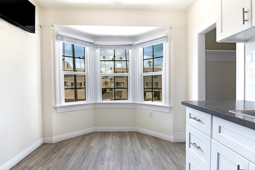 More Photos Of 1732 N Wilton Pl, Los Angeles Apartments For Sale