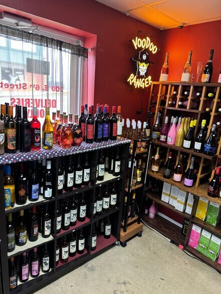 More Photos Of 200 E 6th St, Rolla General Retail For Sale