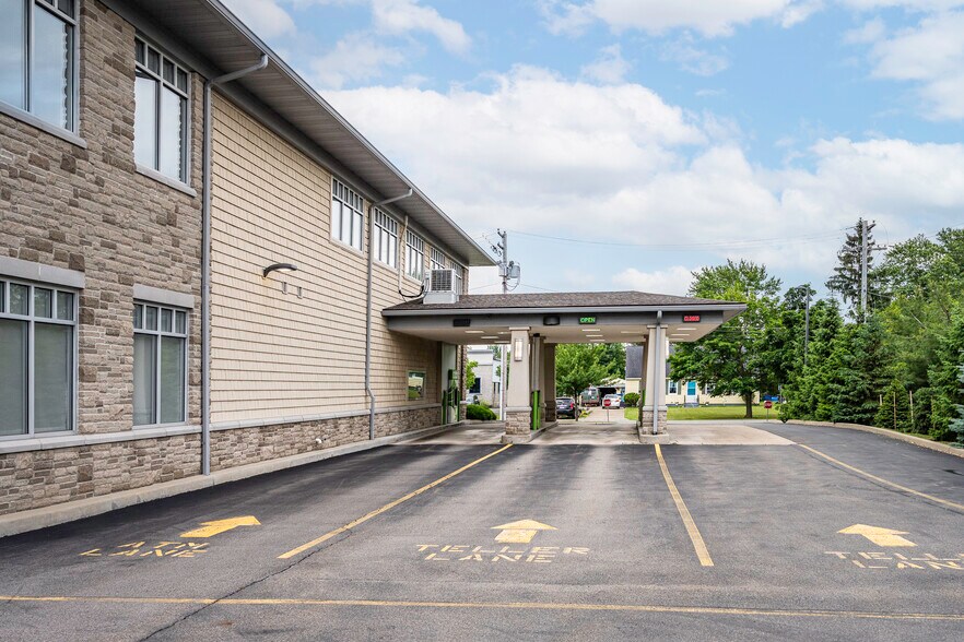 More Photos Of 3020 Orchard Park Rd, Buffalo Office For Sale