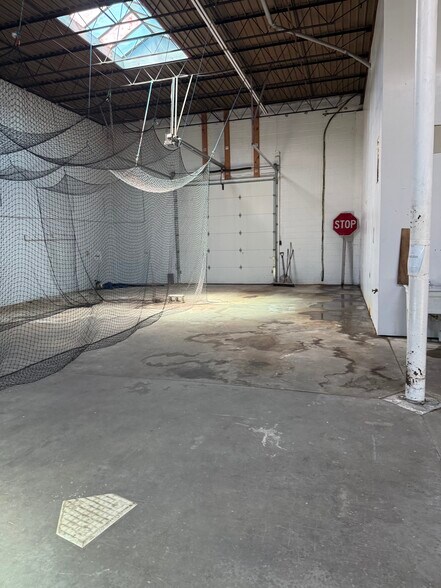 More Photos Of 123 Maple St, Warsaw Light Distribution For Sale