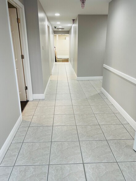 More Photos Of 3150 Metro Pky, Fort Myers Warehouse For Lease