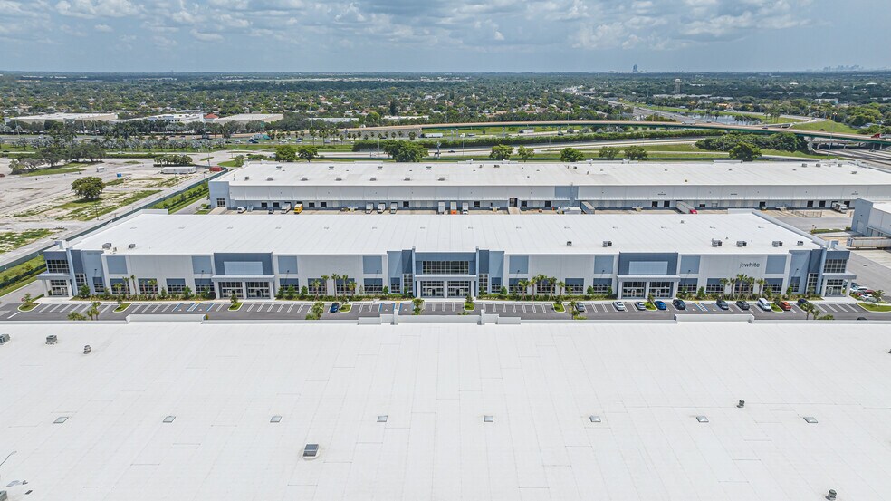 More Photos Of 1620 NW 215th St, Miami Gardens Unknown For Lease