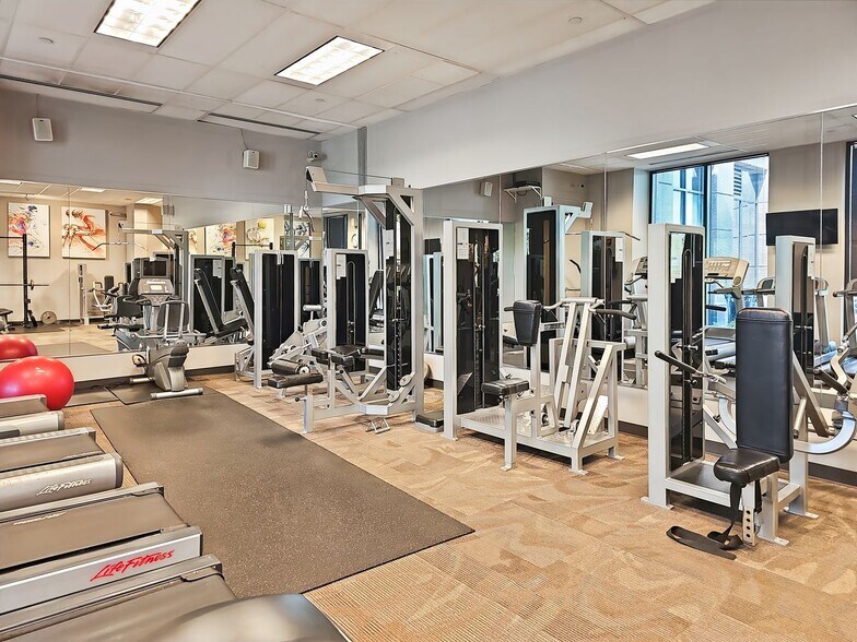 More Photos Of 2150 E Lake Cook Rd, Buffalo Grove Office For Lease