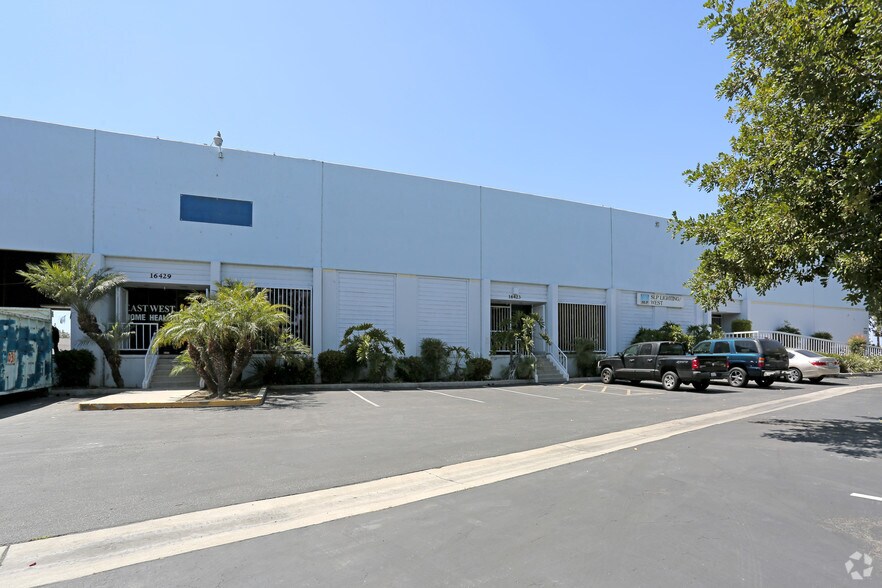 More Photos Of 16417-16441 Berwyn Rd, Cerritos Warehouse For Lease