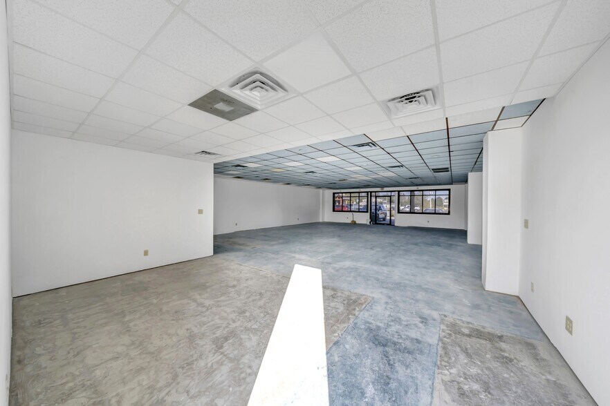 More Photos Of 1281 S Houston Lake Rd, Warner Robins General Retail For Sale