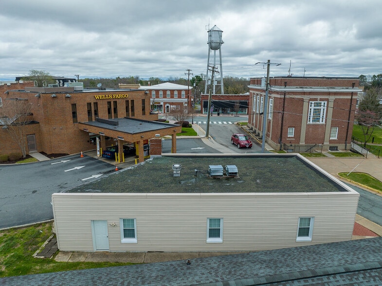 More Photos Of 101 Elm Ave, Louisa General Retail For Sale