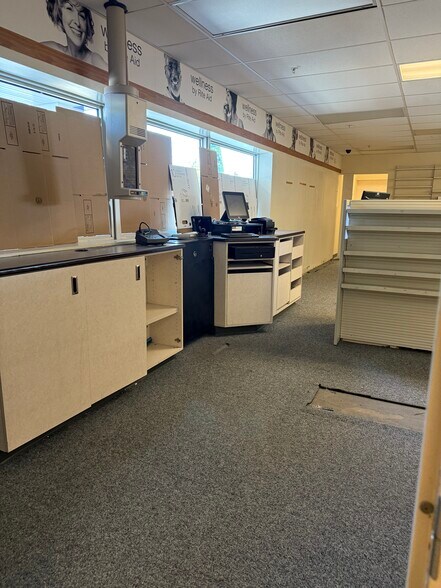 More Photos Of 680 S State St, Ukiah Drugstore For Sale