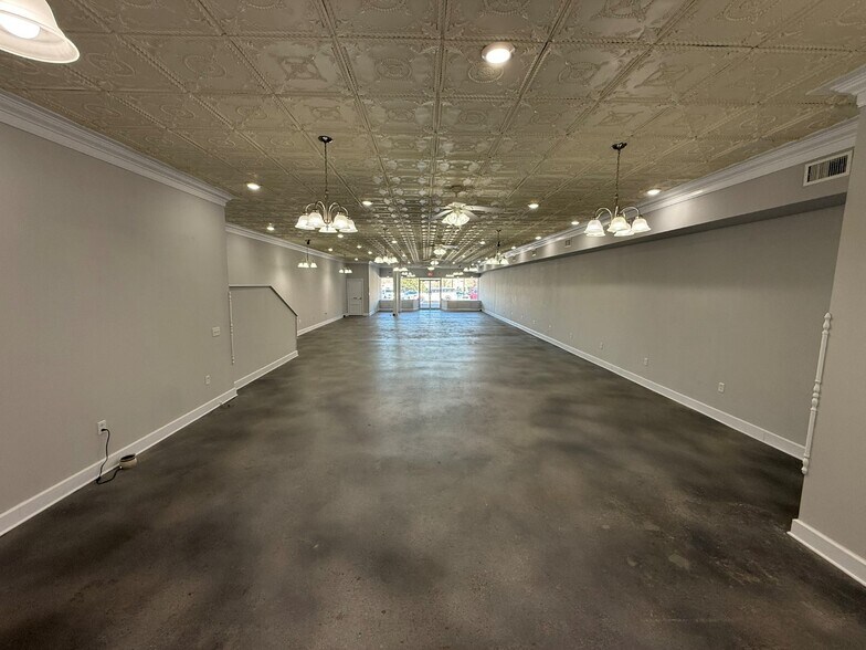 More Photos Of 221 W Main St, Woodbury General Retail For Sale