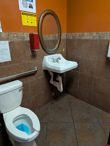 More Photos Of 14708 Hiram Clarke Rd, Houston General Retail For Lease