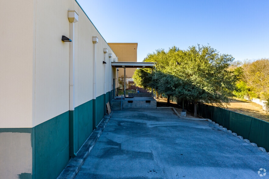 More Photos Of 14675 Interstate 35 N, Selma Freestanding For Lease