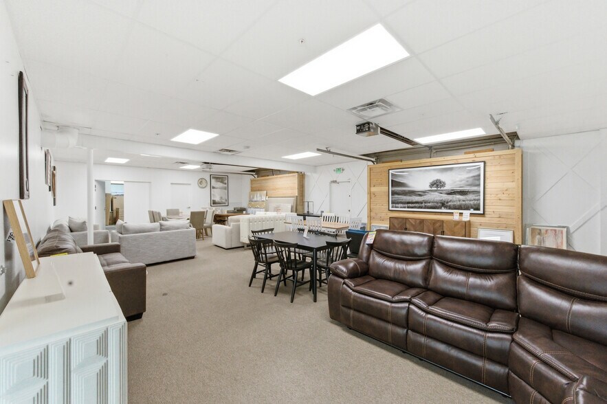 More Photos Of 190 N State St, Orem Freestanding For Lease