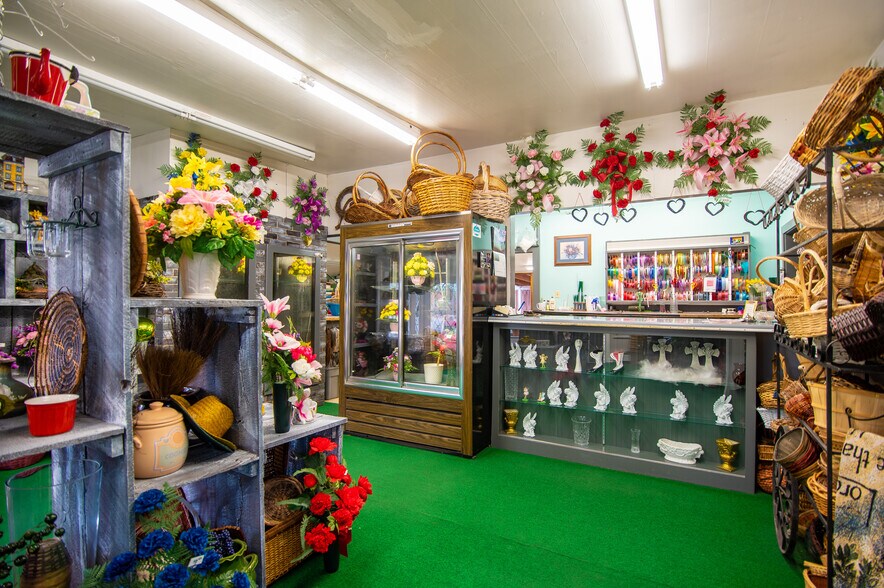 More Photos Of 30 N Market St, Cortez Garden Center For Sale
