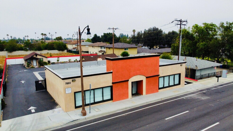 Primary Photo Of 7893 Sierra Ave, Fontana Storefront Retail Residential For Lease