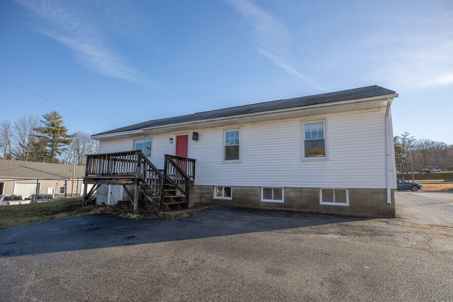 More Photos Of 1170 Hooksett Rd, Hooksett Storefront Retail Office For Lease
