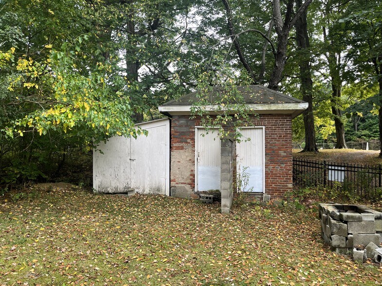 More Photos Of 17925 W Old US Highway 12, Chelsea Specialty For Sale