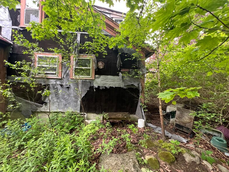 More Photos Of 95 West Rd, Bradford Multifamily For Sale