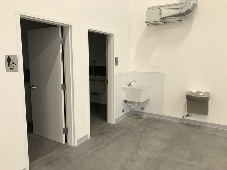 More Photos Of 2300 E 76th Ave, Denver Warehouse For Lease