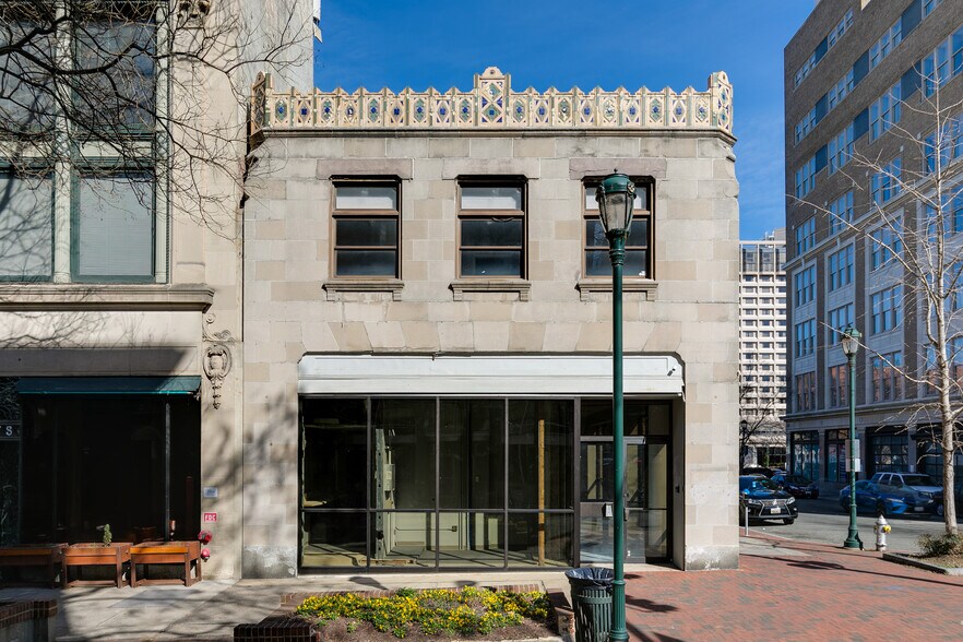 More Photos Of 424 E Grace St, Richmond Bank For Lease