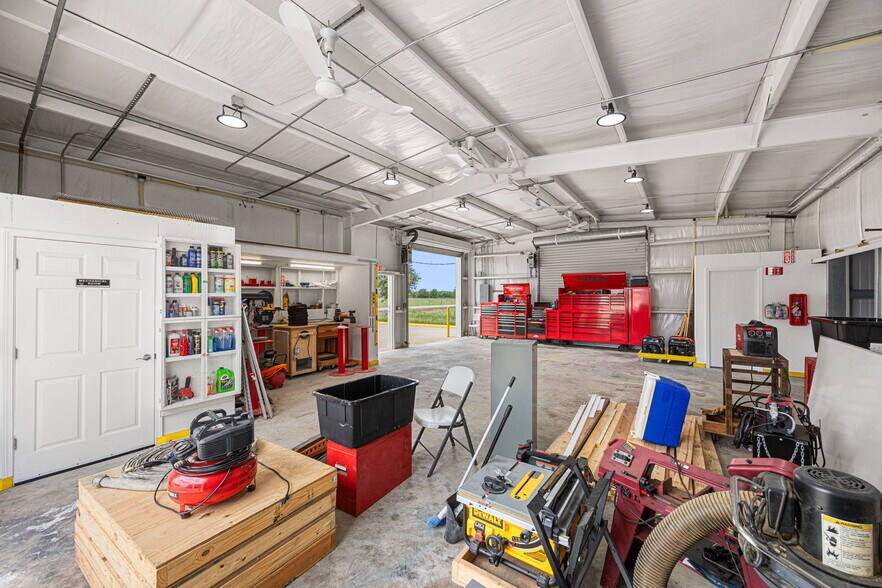 More Photos Of 15002 Bj Dusek Rd, Wallis Flex For Sale