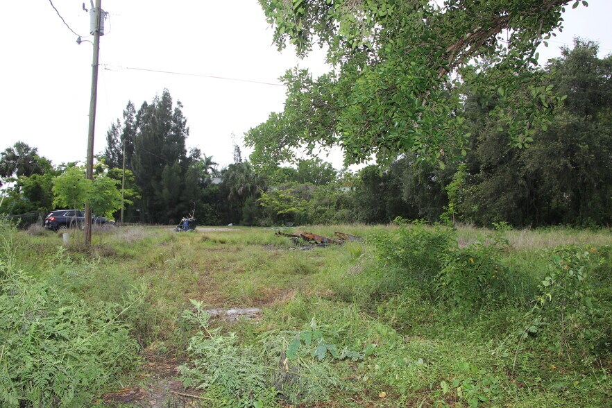 More Photos Of , North Fort Myers General Retail For Sale