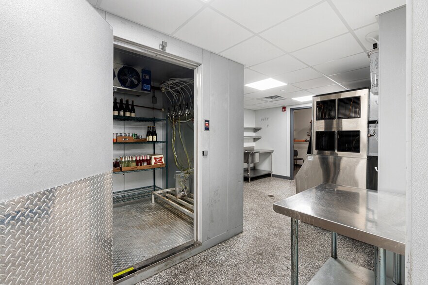 More Photos Of 1647 N 2nd St, Philadelphia Restaurant For Sale