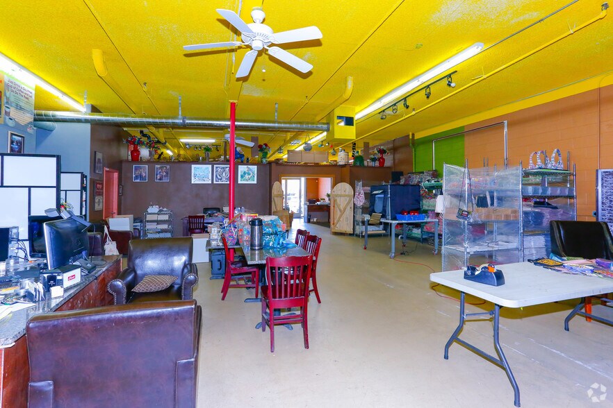 More Photos Of 3063 Sheridan St, Las Vegas Industrial For Sale