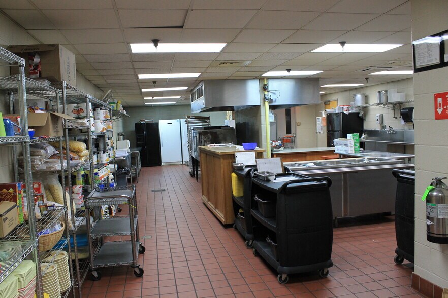 More Photos Of 401 W Poplar St, Elizabethtown Religious Facility For Sale