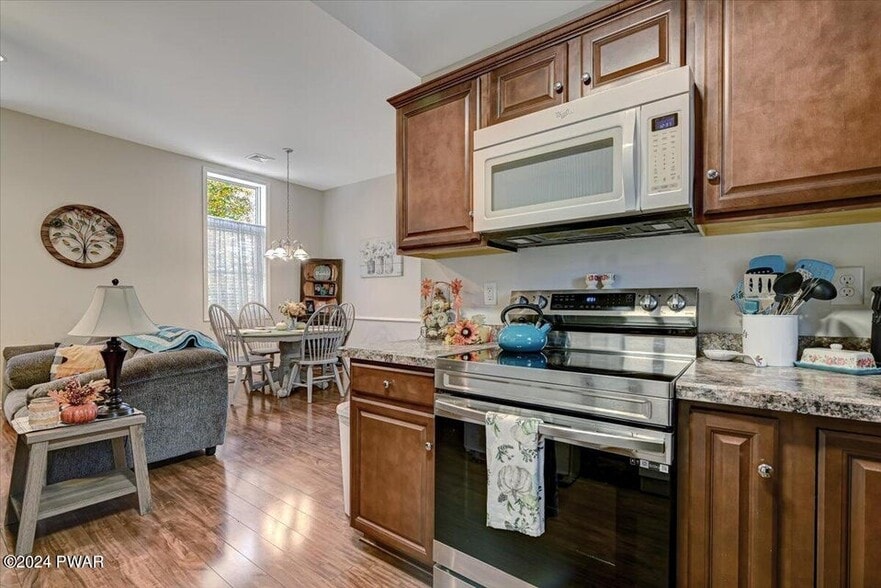 More Photos Of 186 Ledgedale Rd, Lake Ariel Apartments For Sale