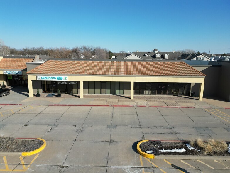 More Photos Of 524-640 N Andover Rd, Andover General Retail For Sale