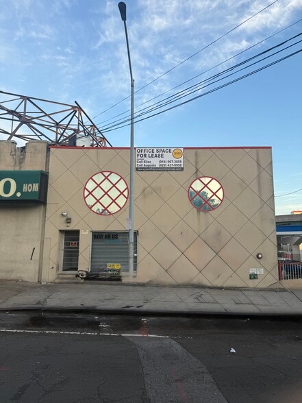 More Photos Of 250 Jackson Ave, Bronx Storefront Retail Office For Lease
