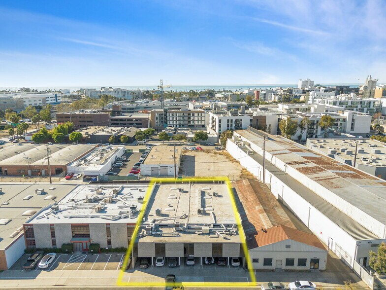 More Photos Of 1648 10th St, Santa Monica Loft Creative Space For Sale