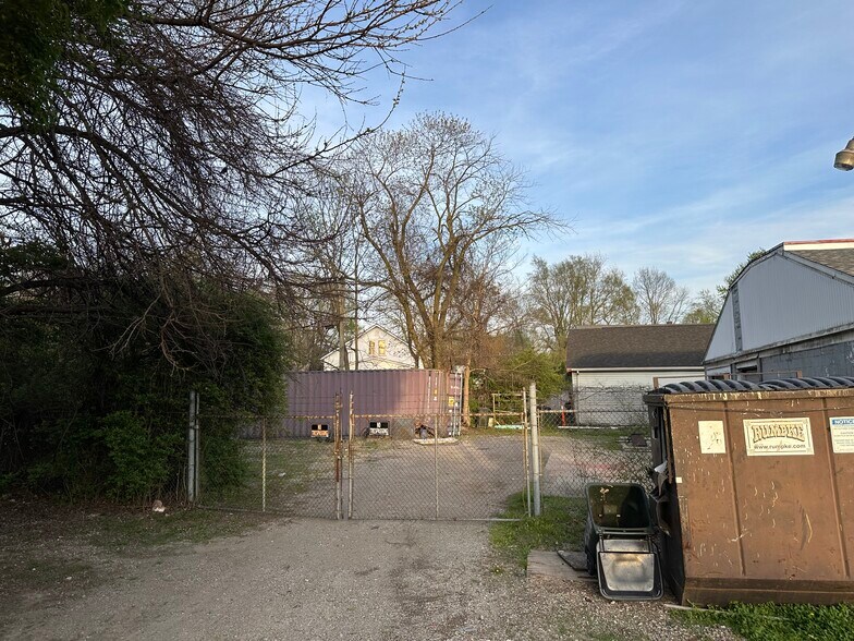 More Photos Of 1501 Oxford State Rd, Middletown Auto Repair For Lease