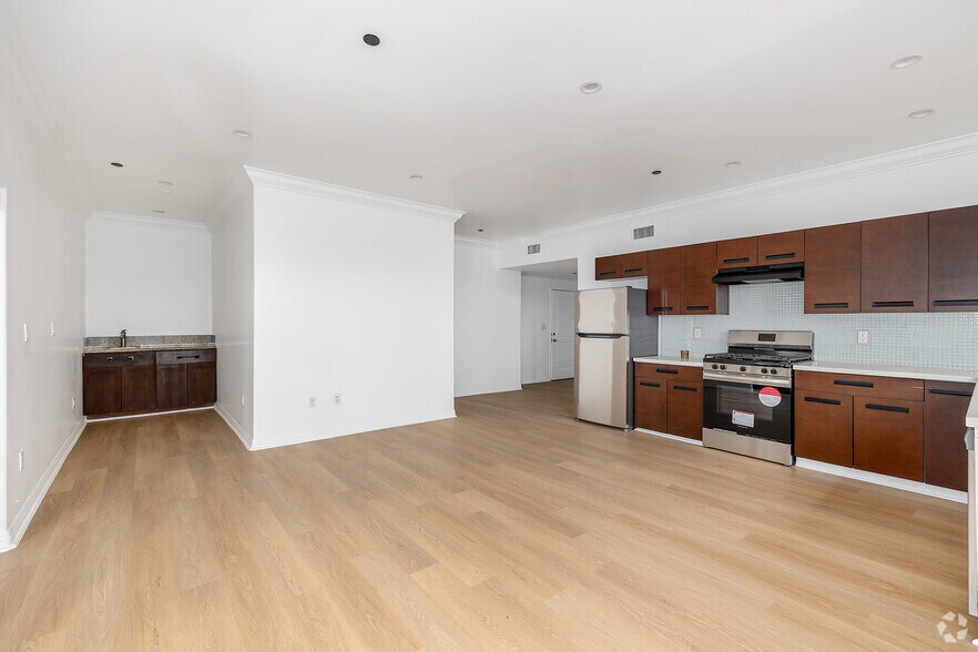 More Photos Of 930 S Robertson Blvd, Los Angeles Apartments For Lease
