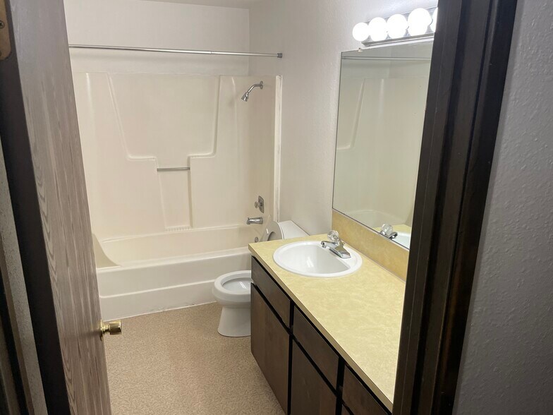 More Photos Of 1568 Minor Rd, Kelso Apartments For Sale