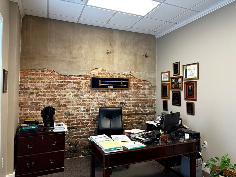 More Photos Of 1 Cantey, Summerton Office For Sale