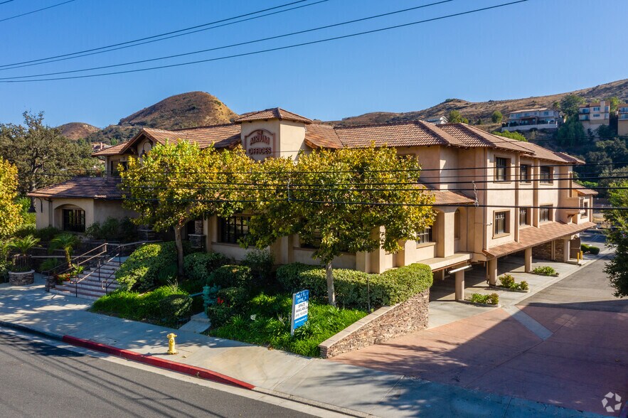 More Photos Of 28348 Roadside Dr, Agoura Hills Office For Lease