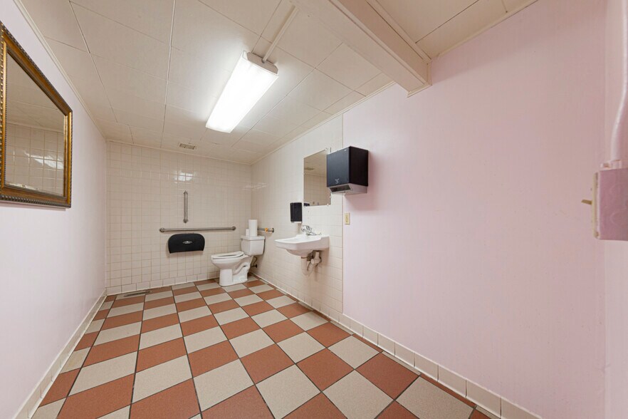 More Photos Of 508 Central Ave N, Faribault Storefront Retail Residential For Sale