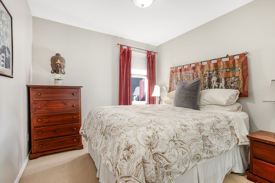 More Photos Of 2814 3rd Av W, Vancouver Hospitality For Sale