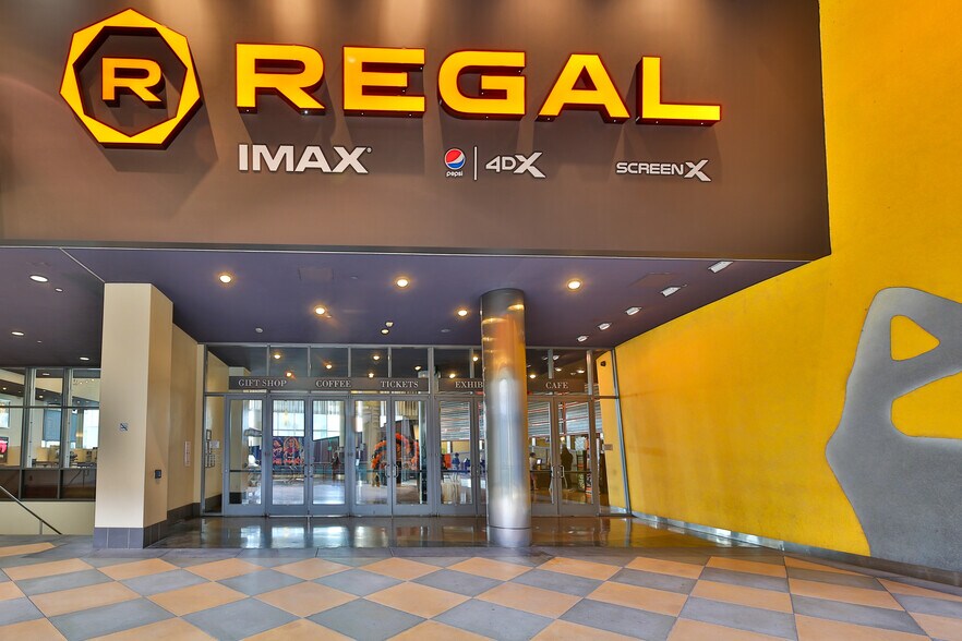 More Photos Of 15301 Ventura Blvd, Sherman Oaks Unknown For Lease