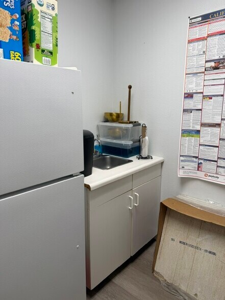 More Photos Of Bldg C, Costa Mesa Office For Sale